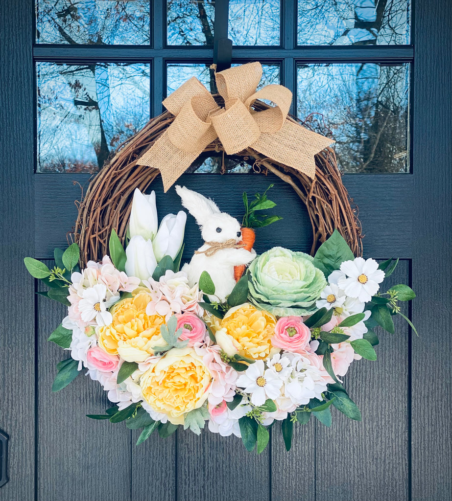 Artificial Spring Summer Wreath with Pansy Flower,Fake Butterfly,Eucalyptus  Leaves,Ivy Leaves,Fern for Front Door Indoor Outdoor Farmhouse Home Wall  Window Festival Wedding Decor, White Gift Box : : Home